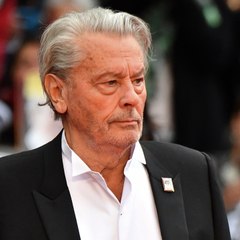 VOICI SOCIAL : Alain Delon au plus mal : l’acteur confie son mal-être en plein confinement (1)