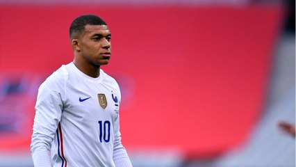 VOICI : Kylian Mbappé en colère contre Olivier Giroud : premières tensions chez les Bleus !