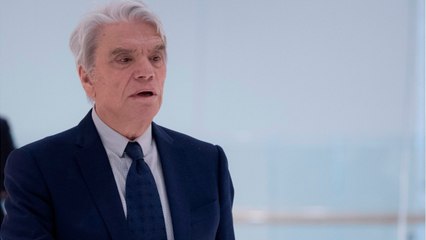 VOICI : Bernard Tapie : un hommage envisagé à Marseille fait polémique