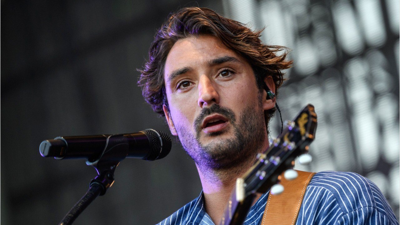 VOICI Jérémy Frérot dévoile « un featuring " avec son fils Lou, les fans sont conquis