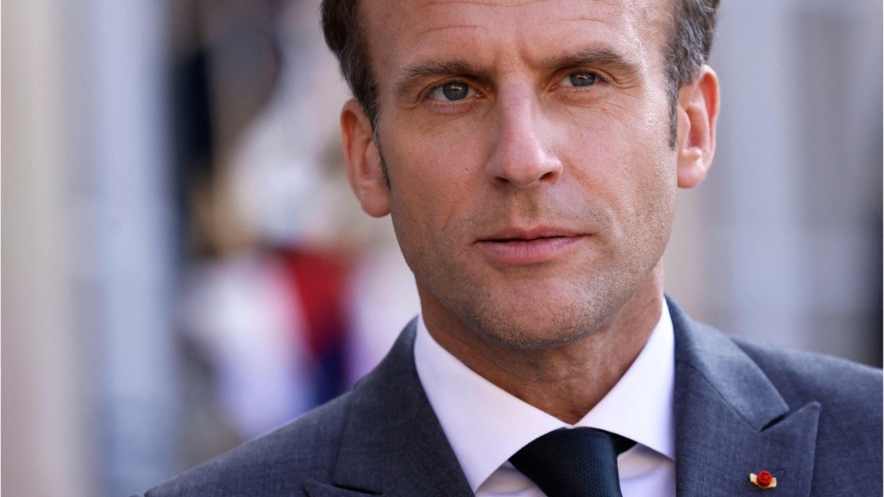 VOICI : Emmanuel Macron : au détour d'un discou...