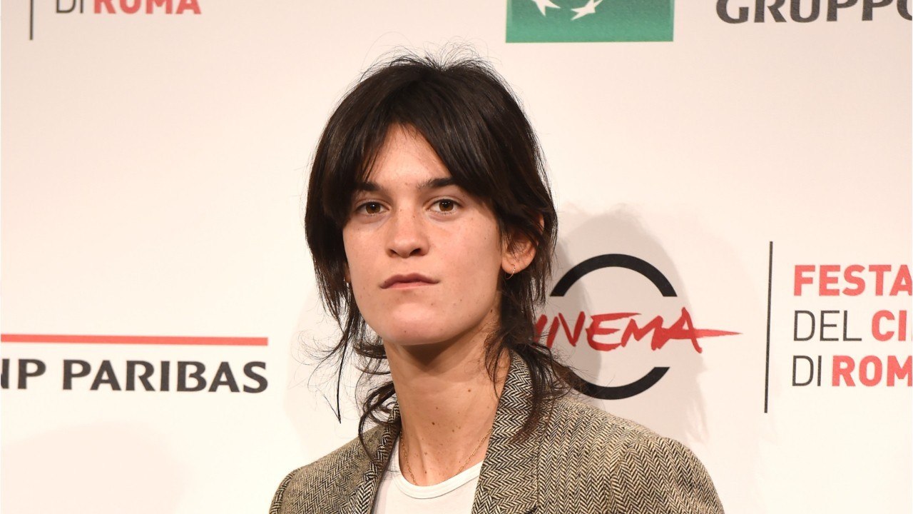 VOICI : "Elle est celle qui a  déclenché mon désir de jouer" : Suzanne Lindon se confie sur sa ressemblance avec Charlotte Gainsbourg