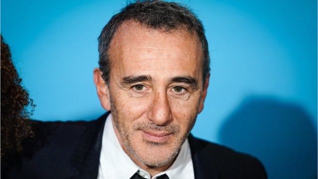 VOICI : Elie Semoun : pour ses vœux, l’humoriste présente ses plus plates excuses à ses fans