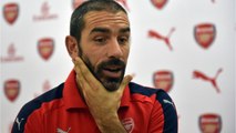 VOICI - Robert Pirès : l'ancien joueur pointe les mauvaises fréquentations et les difficultés liées à sa richesse