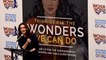 VOICI : Lynda Carter (Wonder Woman) célèbre les 45 ans de la série qui l’a rendue célèbre