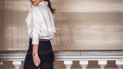 Voici - Anniversaire de Victoria Beckham : Brooklyn partage une rare photo de sa mère en train de rire