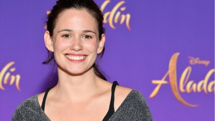 Voici - Lucie Lucas (Clem) s'affiche entièrement nue pour défendre une cause qui lui tient à cœur