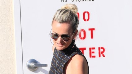 VOICI - PHOTO Laeticia Hallyday fête ses 45 ans : le tendre message de sa mère Françoise