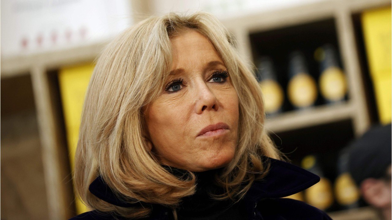 VOICI : Brigitte Macron réagit aux violentes critiques qu'elle reçoit sur les réseaux sociaux