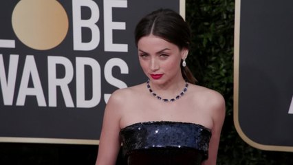 VOICI - Ana de Arma nouvelle Marilyn Monroe dans le film produit par Brad Pitt