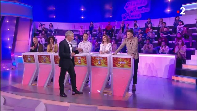 VOICI - Tout le monde veut prendre sa place : vexé par un candidat, Nagui se moque de sa coupe de cheveux