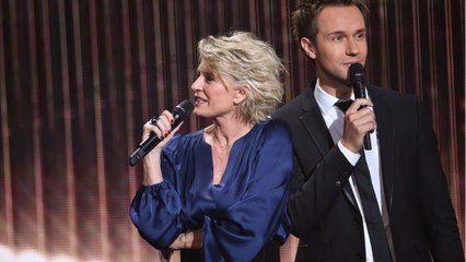 Voici - Sophie Davant : sa photo avec deux autres stars surprend les internautes