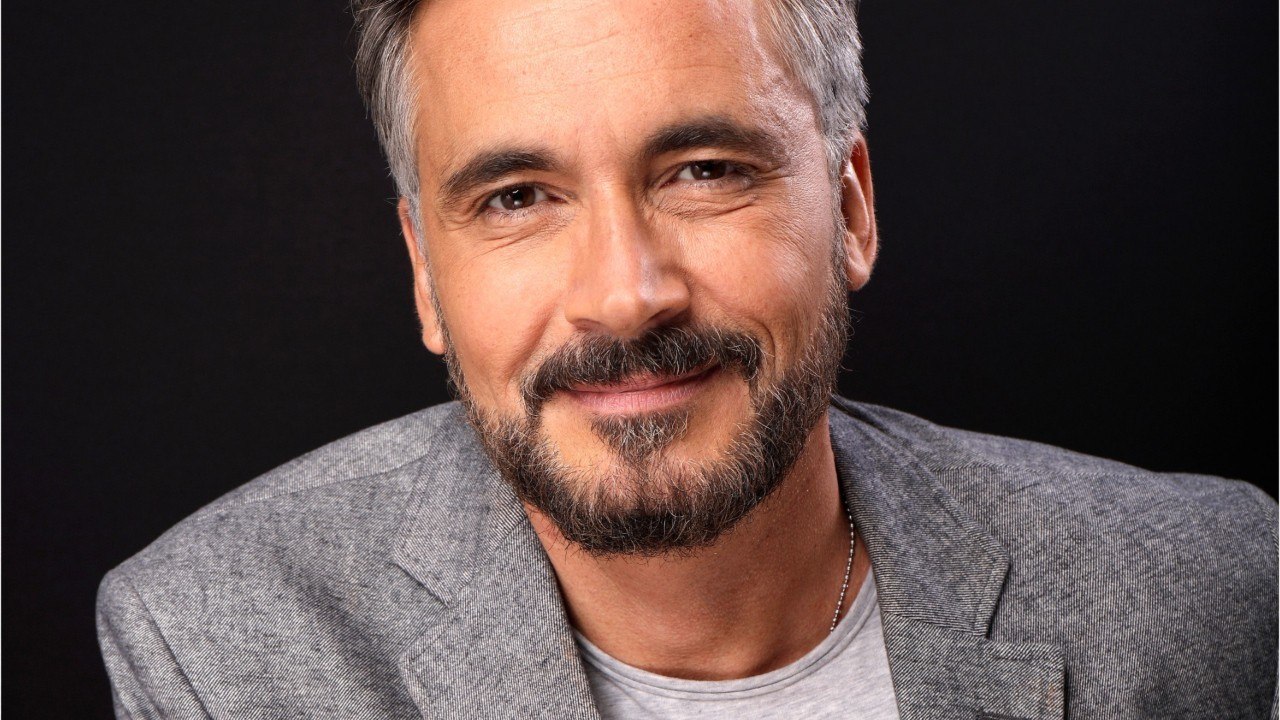 VOICI : Fort Boyard : Olivier Minne dévoile le protocole sanitaire très strict imposé aux célébrités