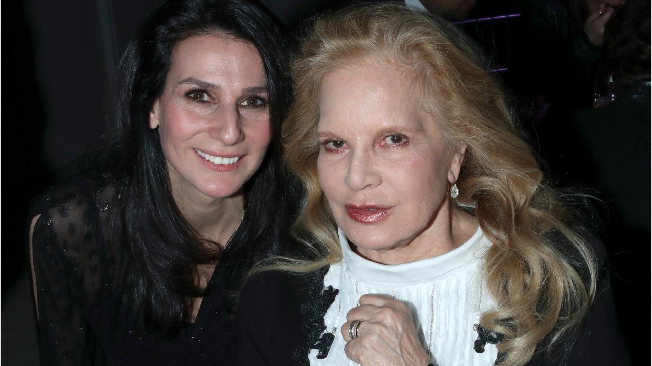 VOICI - Claude François : ce sale coup qu'il aurait fait à Sylvie Vartan lors d'une tournée en commun