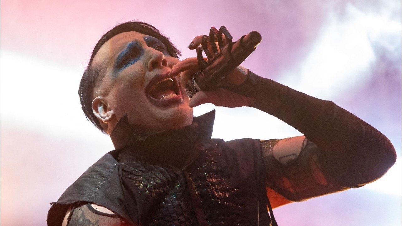 VOICI : Marilyn Manson : son ancienne assistance porte plainte pour agression sexuelle et violences