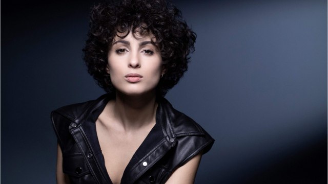 VOICI : Barbara Pravi : la chanteuse se confie sur les violences subies dans sa jeunesse