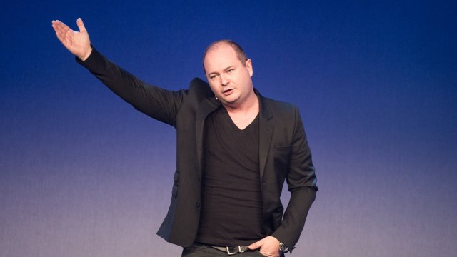 VOICI - Cauet : viré de Twitch pour une vidéo trop osée, il pousse un coup de gueule