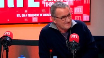 VOICI Christophe Dechavanne amer de ne plus présenter d'émission et de ne plus recevoir de messages...