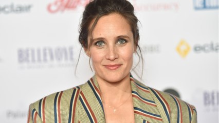 VOICI : « Tu es là ? Tu es où ? " : Invitée de 50' Inside, Julie de Bona se trompe sur le titre de la chanson culte de Vianney