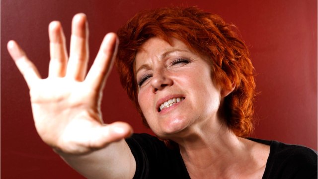 VOICI - Coronavirus : Véronique Genest insulte les Gilets Jaunes et se fait incendier