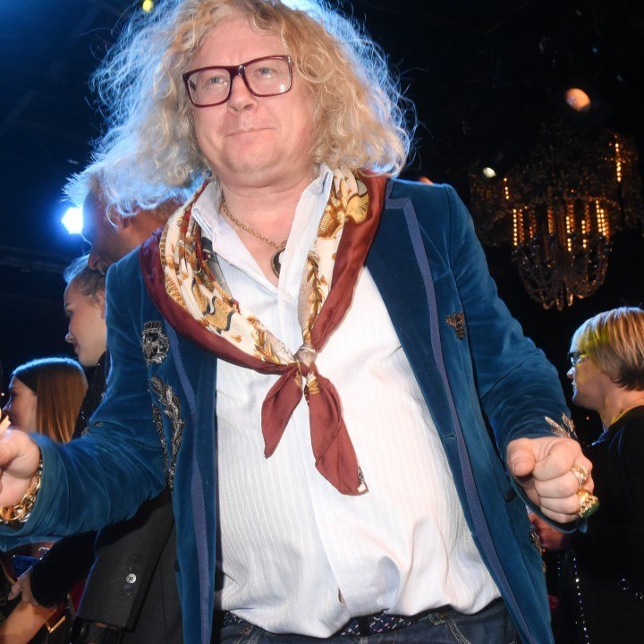 VOICI social -Pierre-Jean Chalençon Tente De Draguer Marc Lavoine Et Se Fait Remettre À Sa Place (1)