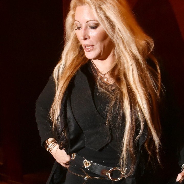 VOICI SOCIAL - Loana au plus mal : une plainte déposée contre son ex Fred Cauvin et sa propre mère Violette (1)