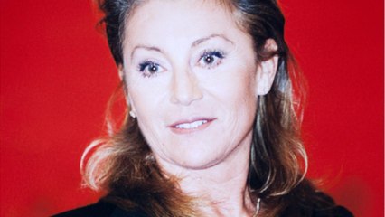 VOICI Sheila "victime" de gens "malfaisants", elle donne des nouvelles rassurantes