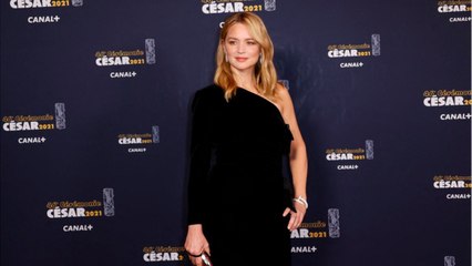 VOICI - Virginie Efira : pourquoi l'actrice souhaite se faire vacciner au plus vite