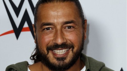 VOICI : Moundir : son incroyable geste pour les enfants hospitalisés