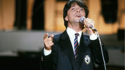 VOICI Hervé Vilard parle de la mort de sa compagne enceinte dans un accident de voiture