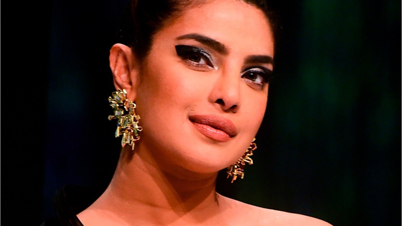 Voici - PHOTO Priyanka Chopra sexy en diable en dentelle noire, les internautes s'enflamment