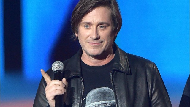 VOICI : Thomas Dutronc pose avec son père Jacques Dutronc : ce beau projet de Françoise Hardy qu'ils soutiennent