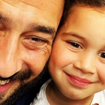 VOICI social : Moundir : excédé, il partage un cliché choc de son hospitalisation en réanimation (1)