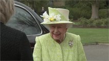 VOICI - Elizabeth II : ce qu’elle pense vraiment des tensions entre les princes Harry et William