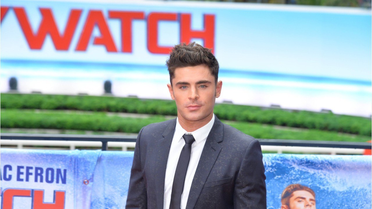 Voici -PHOTO Zac Efron a-t-il eu recours a de la chirurgie ? Les internautes ne le reconnaissent pas et le comparent aux frères Bogdanoff (1)