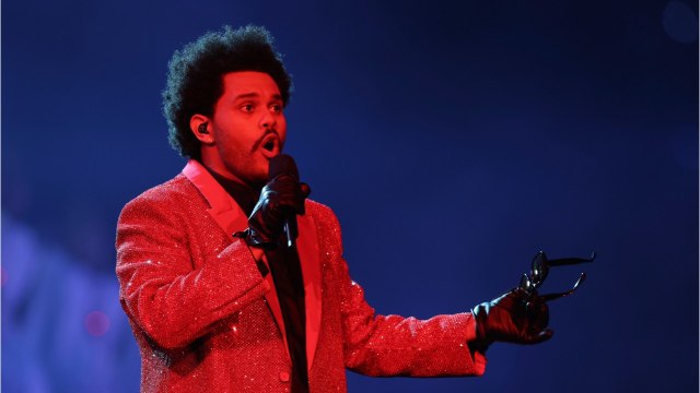 VOICI : The Weeknd : sa prestation à la mi-temps du Super Bowl divise les internautes
