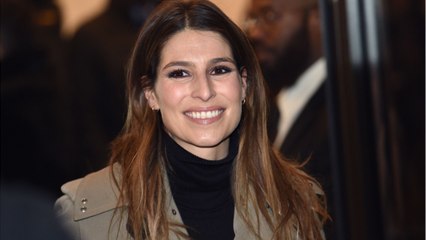 VOICI - Laury Thilleman : sa danse endiablée (et hilarante) pour fêter Noël !