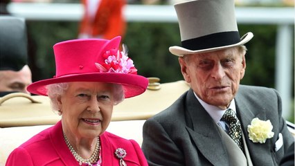 VOICI : Elizabeth II a 95 ans : ce cadeau du prince Andrew qui l'aide à surmonter son chagrin