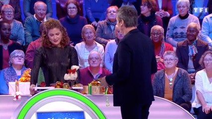 VOICI - 12 coups de midi : cette honte absolue pour une candidate, nue pendant un contrôle d'identité