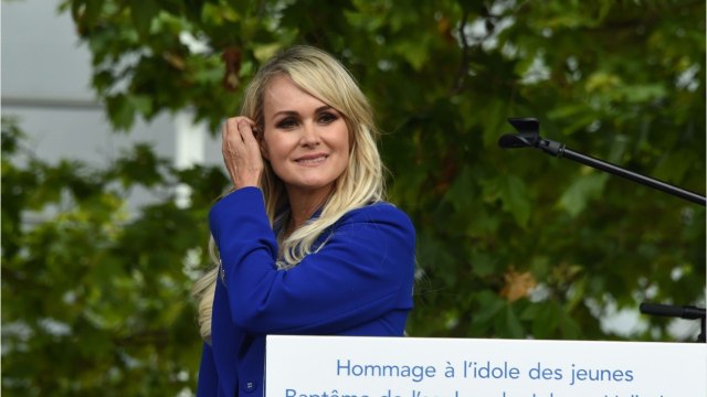 VOICI - Laeticia Hallyday réalise son rêve : avec Jade et Joy elles sont enfin américaines