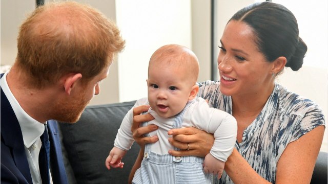 VOICI - Meghan Markle et Harry : pourquoi Archie ne les a pas accompagnés en Angleterre