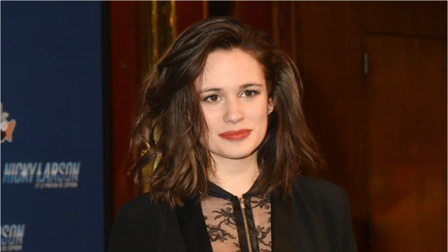 VOICI - PHOTO Lucie Lucas pose pour la première fois avec sa maman, les internautes croient voir sa sœur !