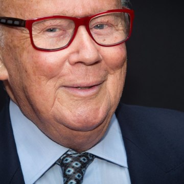 VOICI social - Philippe Bouvard Fait Des Révélations Sur Son Départ Des Grosses Têtes Et Tacle Laurent Ruquier (1)