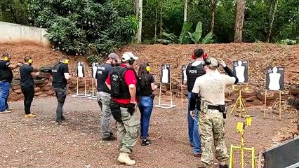 Policiais Civis de Umuarama e região recebem treinamento com simulador móvel de tiro