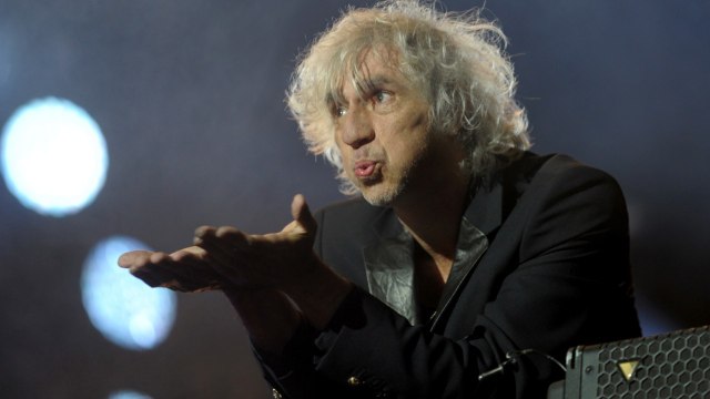 VOICI : Louis Bertignac : un cliché de son petit garçon Jack inquiète les internautes