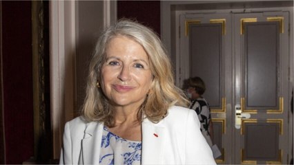 VOICI : Dîners clandestins : la sénatrice Joëlle Garriaud-Maylam surprise à la sortie du Meurice après un déjeuner privé