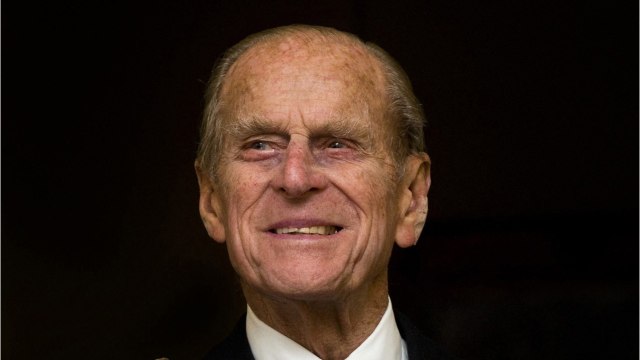 VOICI - Obsèques privées du prince Philip : qui devrait figurer parmi les 30 invités ?