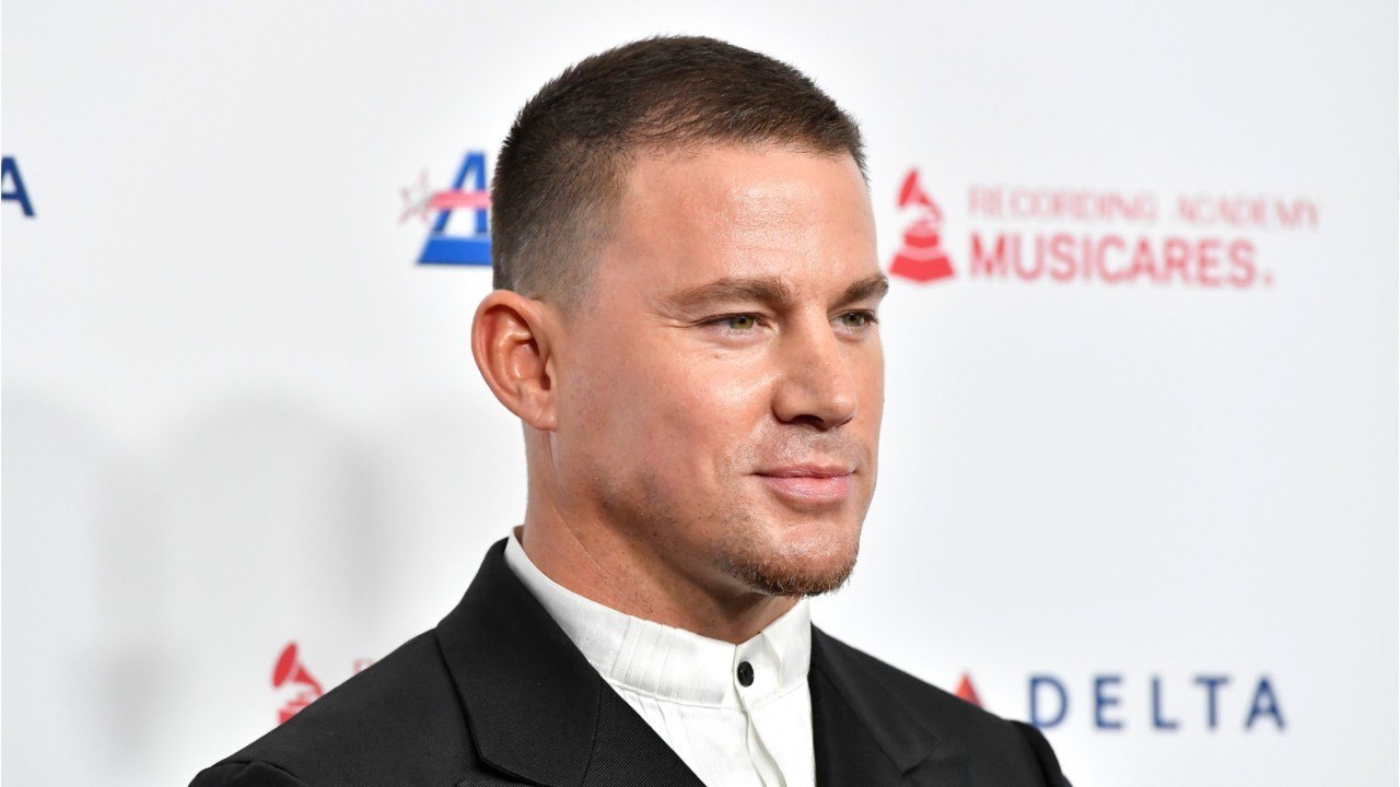 VOICI Channing Tatum s'affiche dans une tenue TRÈS étonnante pour annoncer une bonne nouvelle