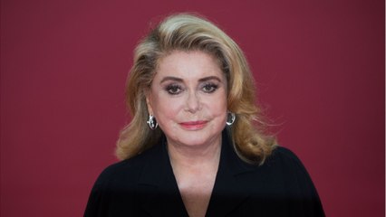 VOICI - Catherine Deneuve « méchante " ? Les révélations surprenantes d'une journaliste sur la comédienne