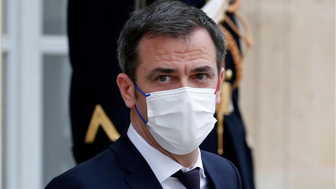 VOICI : "C'est le prochain scandale" : Olivier Véran visé par de graves accusations concernant les vaccins
